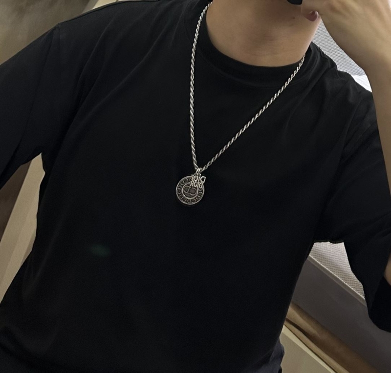 chr1st1an D10r necklaces